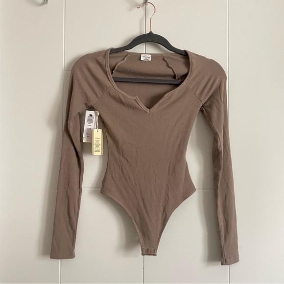 Wilfred Tops - Aritzia Wilfred Notch Neck Body Suit
